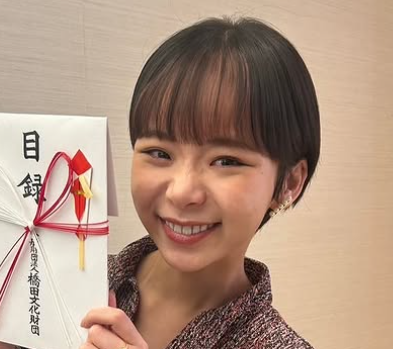 趣里