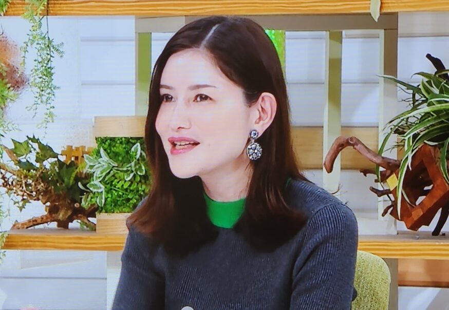 山口真由