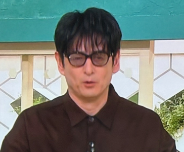 メガネ姿の大吉