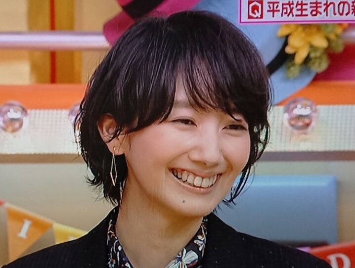 ショートヘアの波瑠