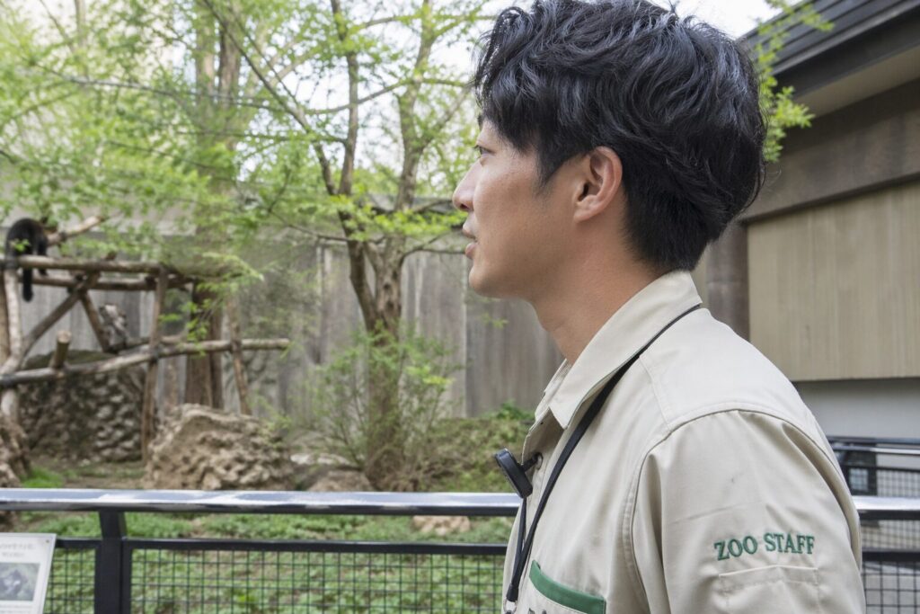 動物園の30代男性職員